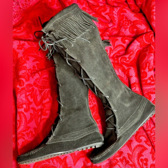 MINNETONKA MOCCASINS AND SCARVES BUNDLE - Picture 9 of 9